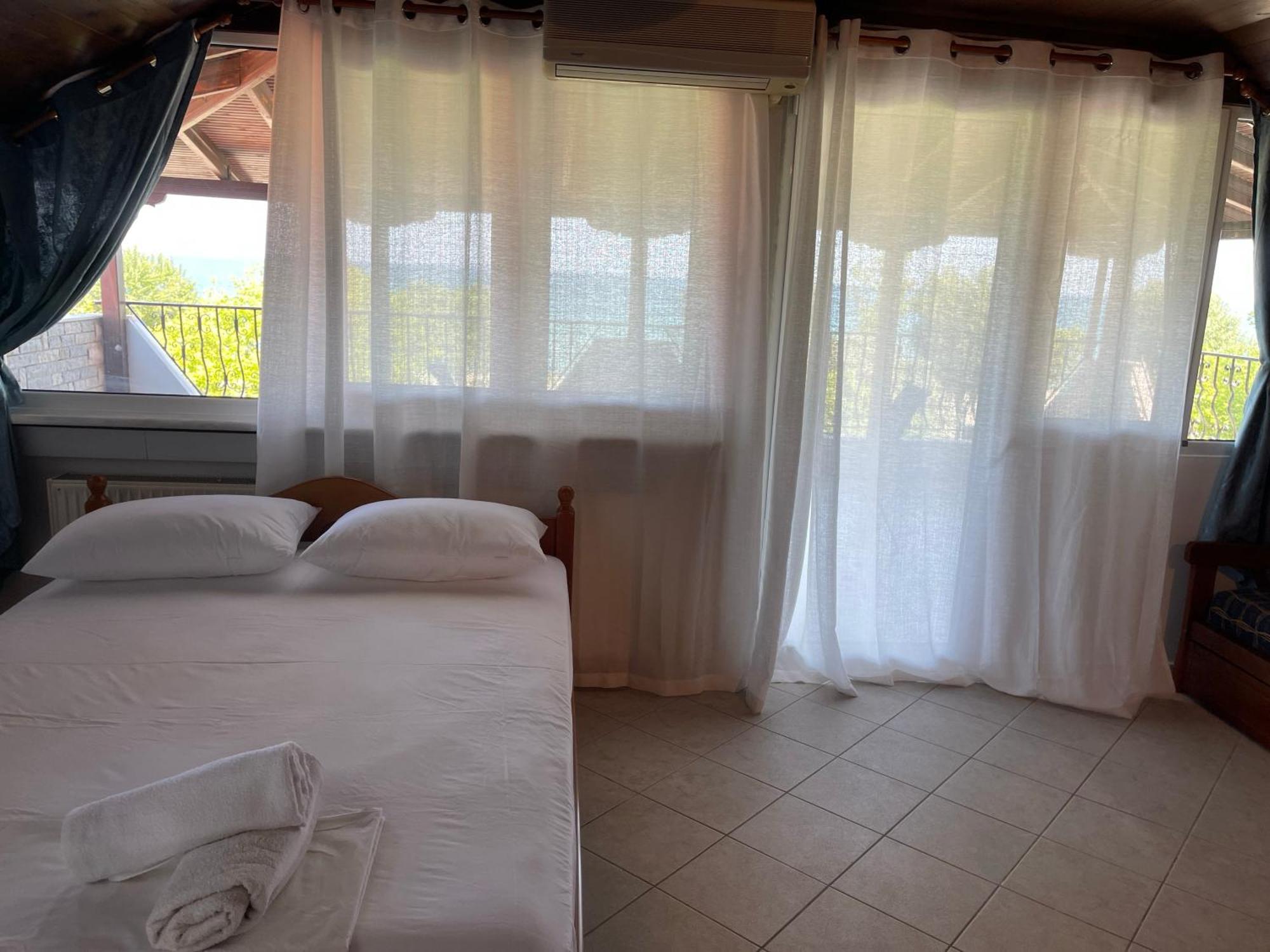 Indigo Sea View Rooms Olympiakí Aktí Luaran gambar